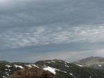 Mammiferous clouds herald bad weather