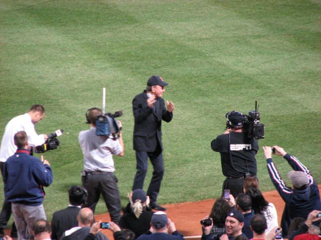 Sweet Caroline (live)